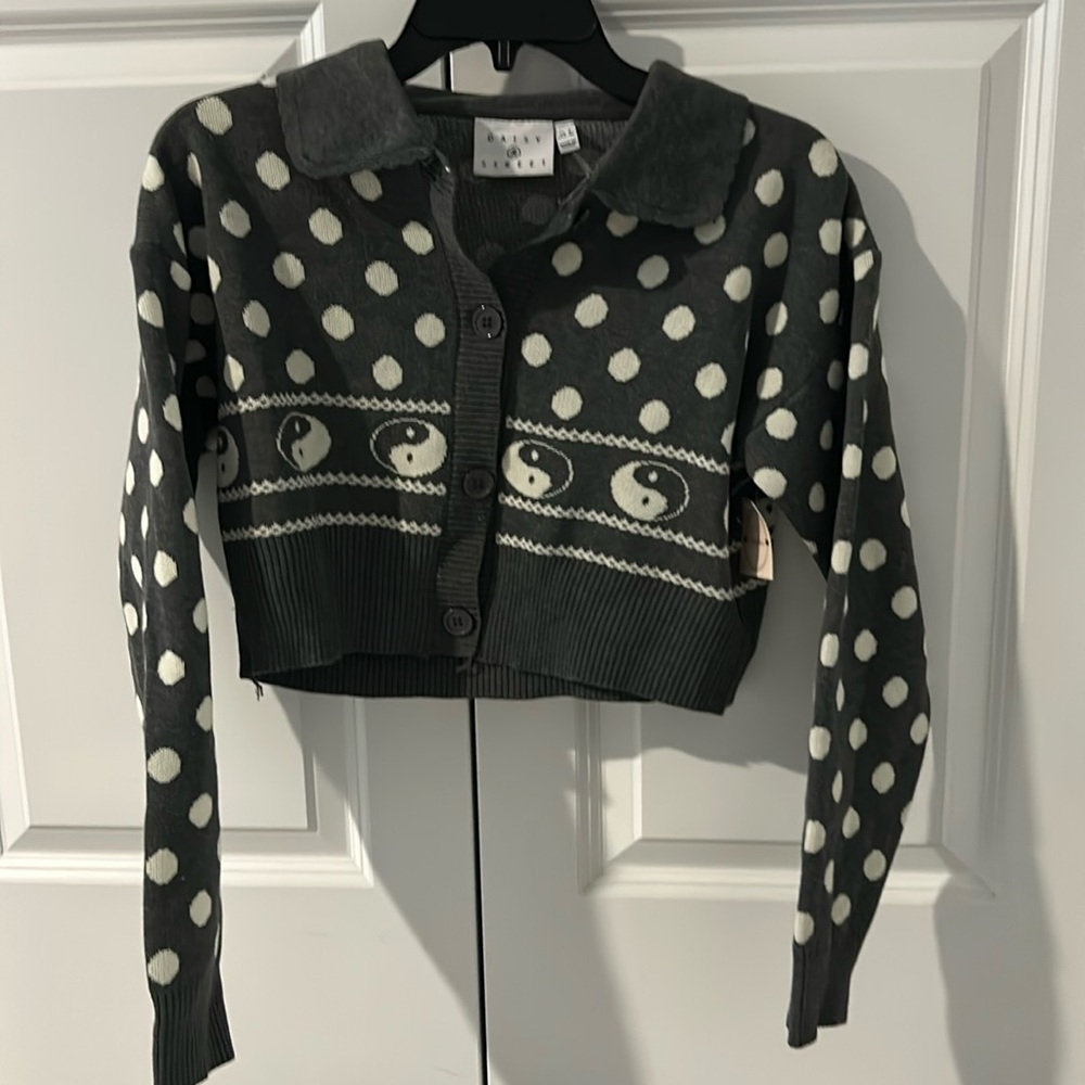 NWT Daisy Street Simone Yin Yang Gray & White Crop Cardigan Sweater Size US S